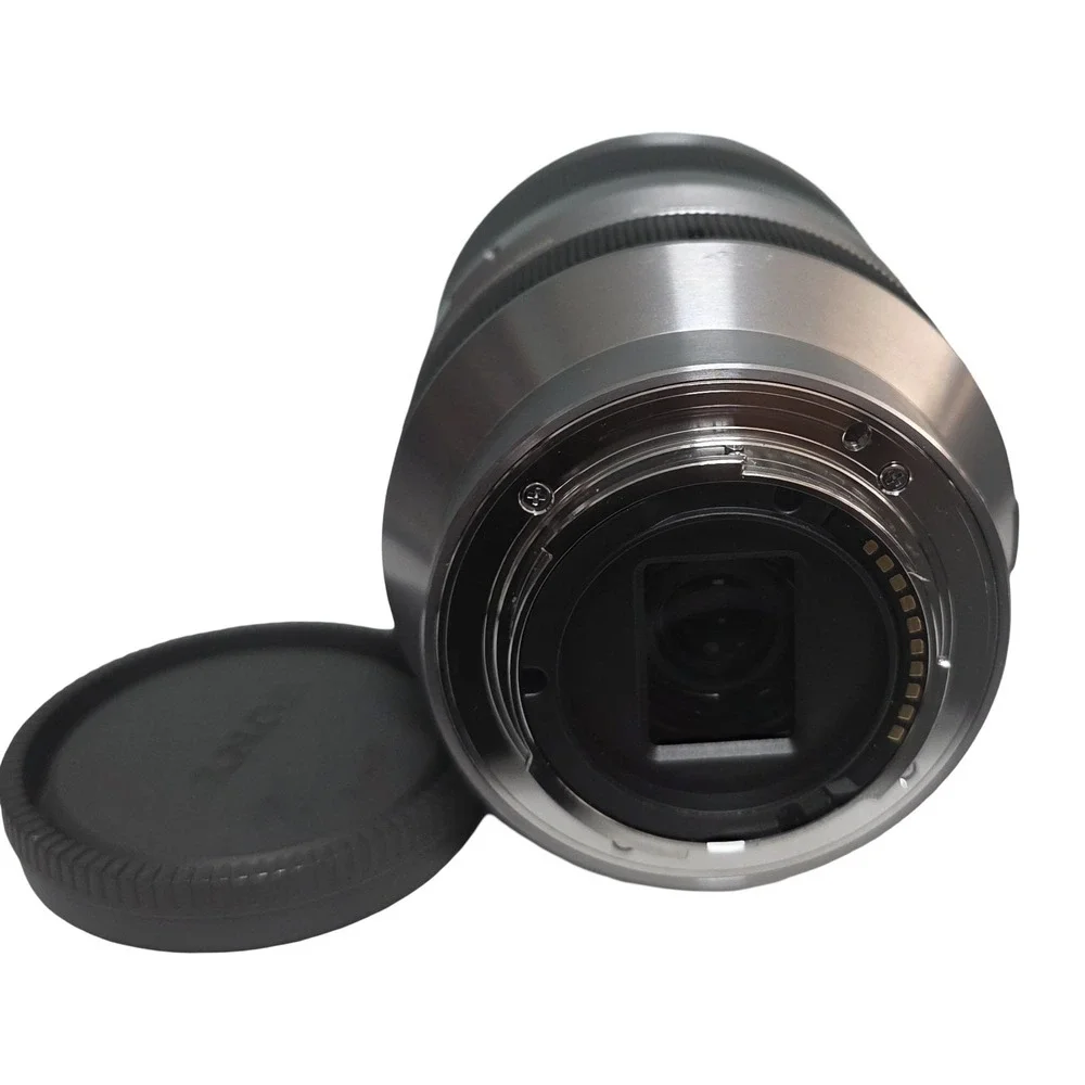 SONY 18-200mm F3.5-6.3 OSS (SEL18200) for Sony E mount With Lens Caps
